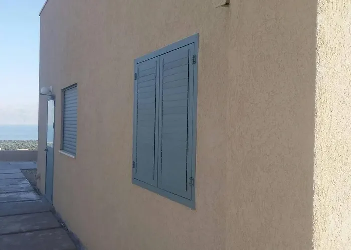 Charming Unit In Dead Sea